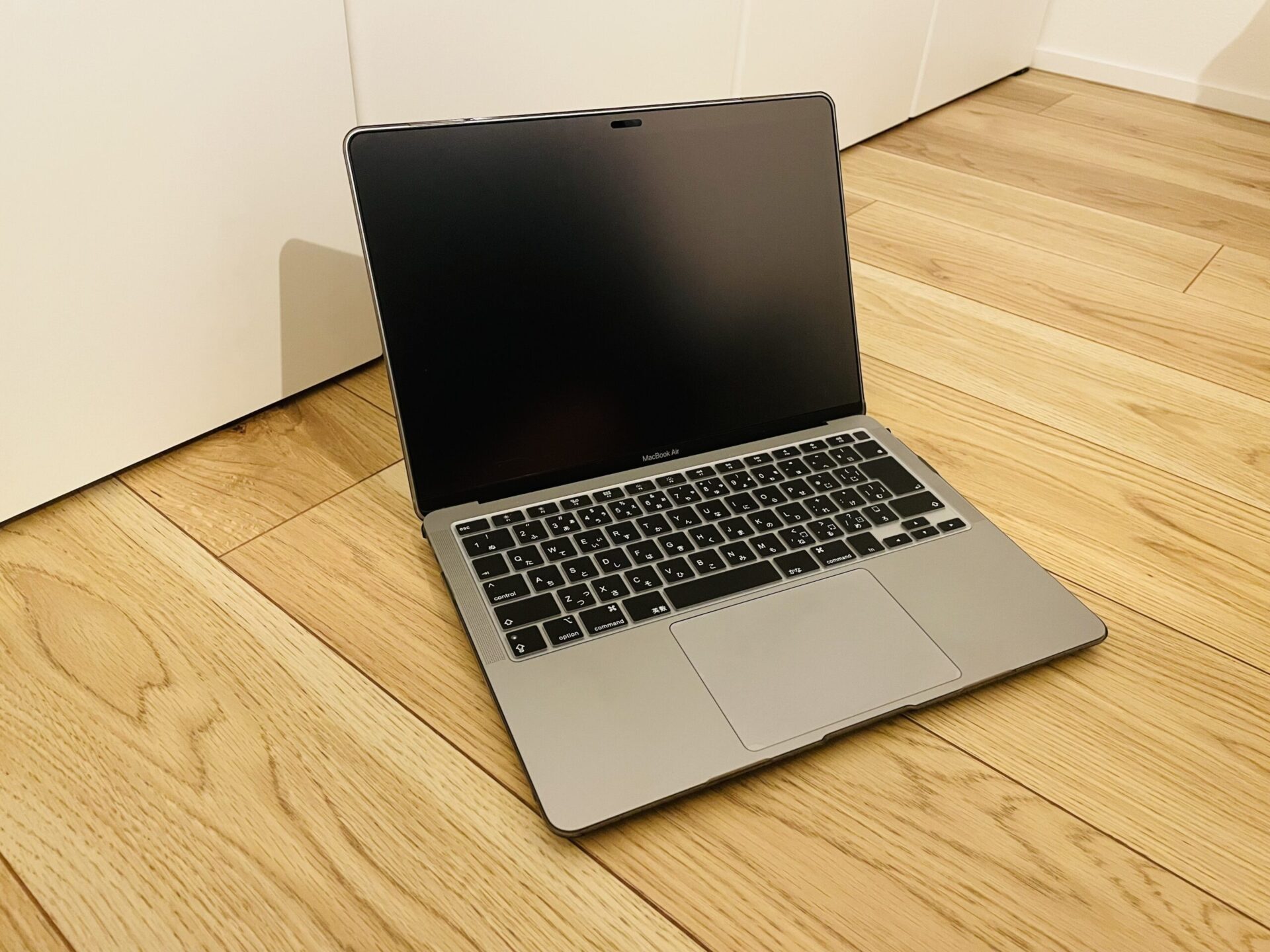 Macbook Airがあればデスクトップpcはいらない ４kモニターに出力して快適作業する方法をご紹介 ホピログ